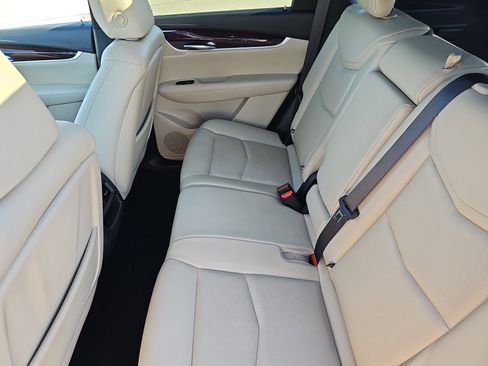 Used 2018 Cadillac XT5 Luxury w/ Driver Awareness Package image 14