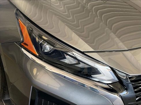 Used 2023 Nissan Altima 2.5 SV FWD image 32