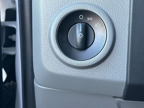 Used 2019 Ford E-350 and Econoline 350 Super Duty w/ Power Windows & Locks Group image 25