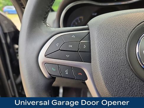 Used 2018 Jeep Grand Cherokee Altitude AWD/4WD image 7
