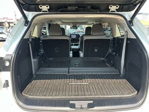 Used 2021 Toyota Highlander Platinum AWD/4WD image 34
