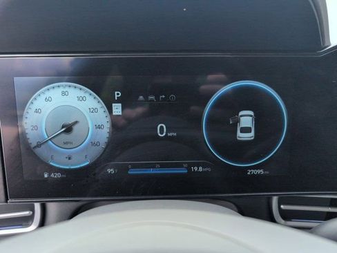 Used 2025 Hyundai Elantra SEL FWD image 16