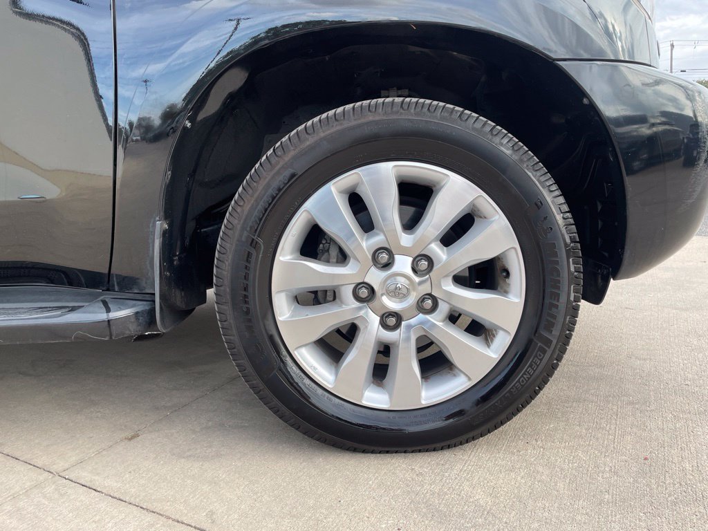 Used 2017 Toyota Sequoia Platinum RWD image 30