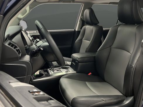 Used 2019 Toyota 4Runner SR5 Premium AWD/4WD image 9