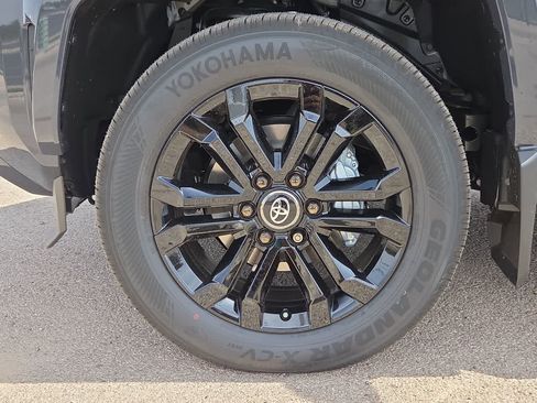 New 2026 Toyota 4Runner 4WD image 12