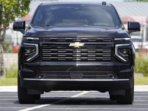 Used 2025 Chevrolet Tahoe High Country AWD/4WD image 36