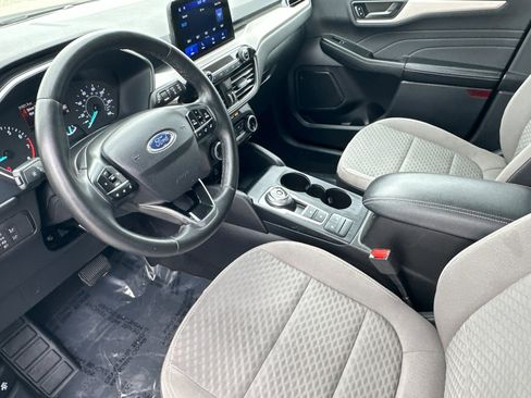 Certified 2022 Ford Escape SE w/ SE Sport Appearance Package image 11