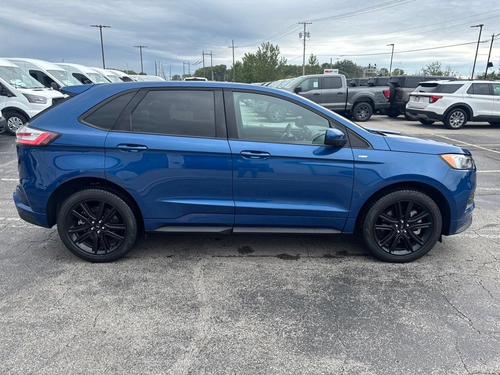 Certified 2023 Ford Edge ST-Line w/ Class II Trailer Tow Package AWD/4WD image 2