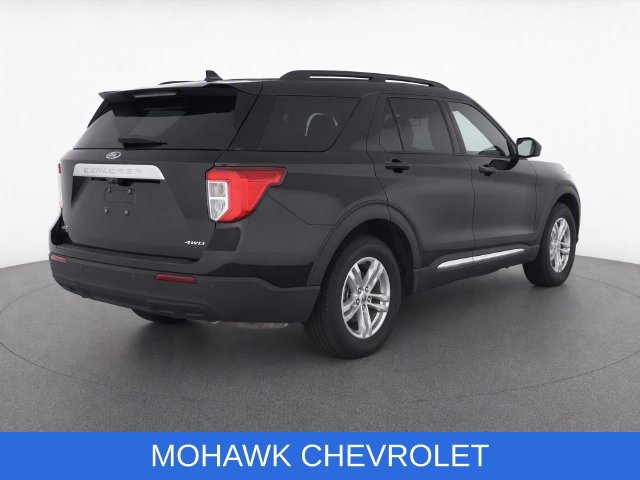 Used 2024 Ford Explorer XLT AWD/4WD image 5