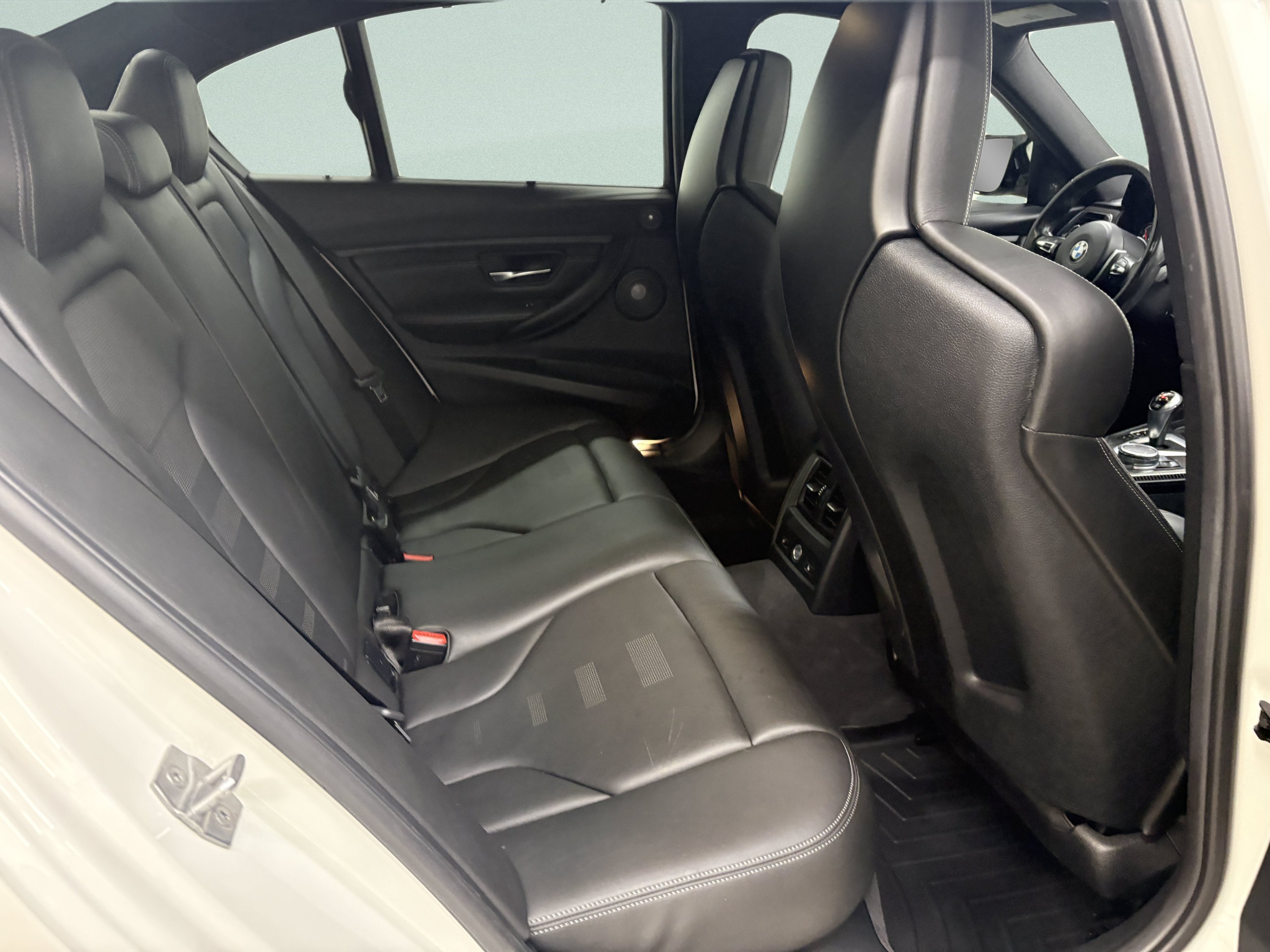 Used 2017 BMW M3 RWD image 25