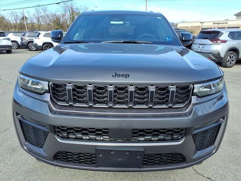 New 2026 Jeep Grand Cherokee Limited w/ Limited Altitude Package image 9