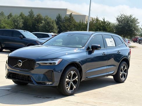 New 2026 Volvo XC60 B5 Core w/ Climate Package AWD/4WD image 3