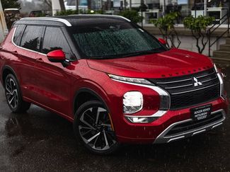 Used 2024 Mitsubishi Outlander SEL video 2
