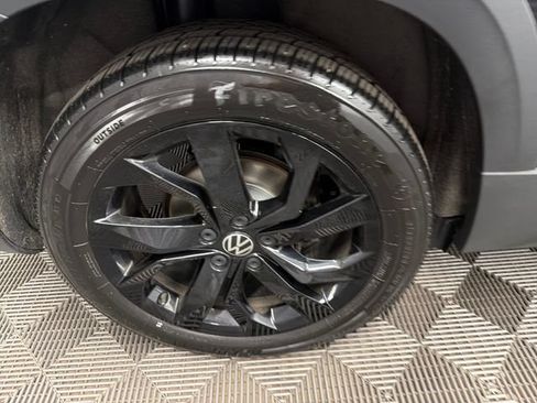 Used 2023 Volkswagen Taos SE AWD/4WD image 30