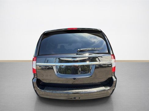 Used 2015 Chrysler Town & Country Touring w/ Driver Convenience Group FWD image 5