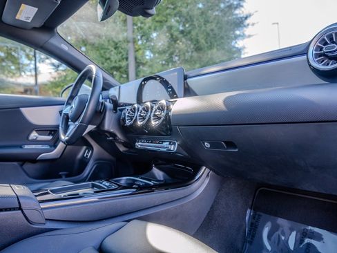 Used 2025 Mercedes-Benz CLA 250 image 21