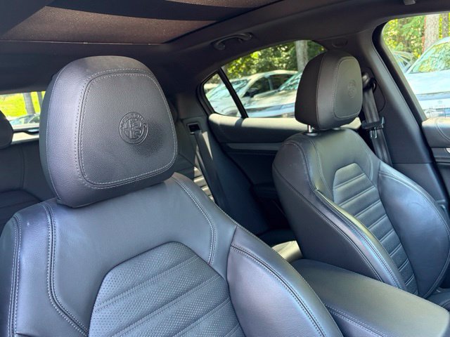 Used 2023 Alfa Romeo Stelvio Veloce AWD/4WD image 40