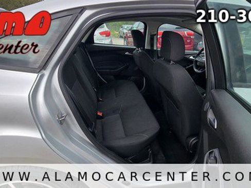 Used 2018 Ford Focus SEL image 19