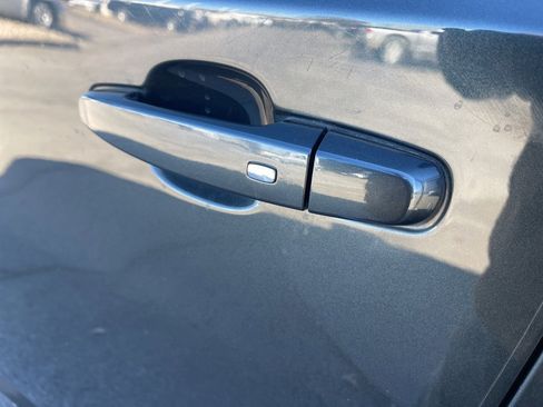 Used 2018 Chevrolet Traverse LT w/ LPO, Floor Liner Package image 10