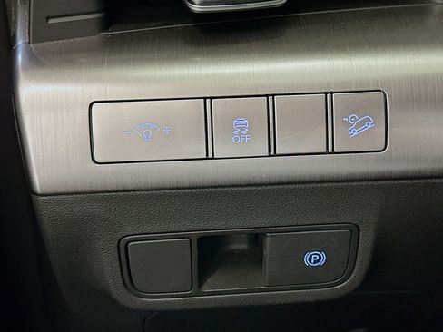 Used 2025 Hyundai Kona SEL image 17