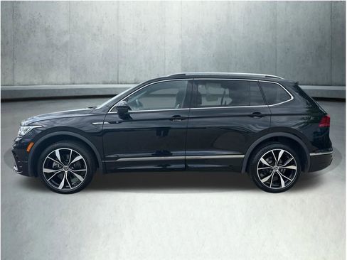 Used 2024 Volkswagen Tiguan SEL R-Line AWD/4WD image 2