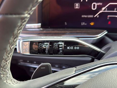 New 2026 Cadillac Escalade Luxury image 15