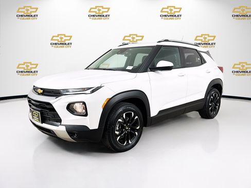 Used 2023 Chevrolet TrailBlazer LT FWD image 3