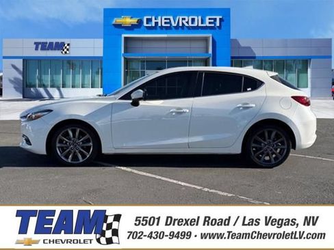Used 2018 MAZDA MAZDA3 Touring FWD image 1
