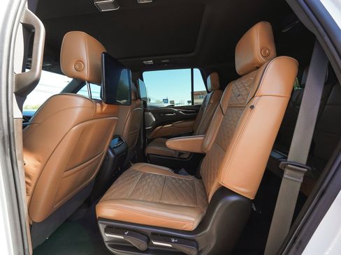 Used 2021 Cadillac Escalade Sport w/ Driver Assist Tech Package AWD/4WD image 33
