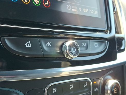 Used 2023 Chevrolet Traverse LT FWD image 20