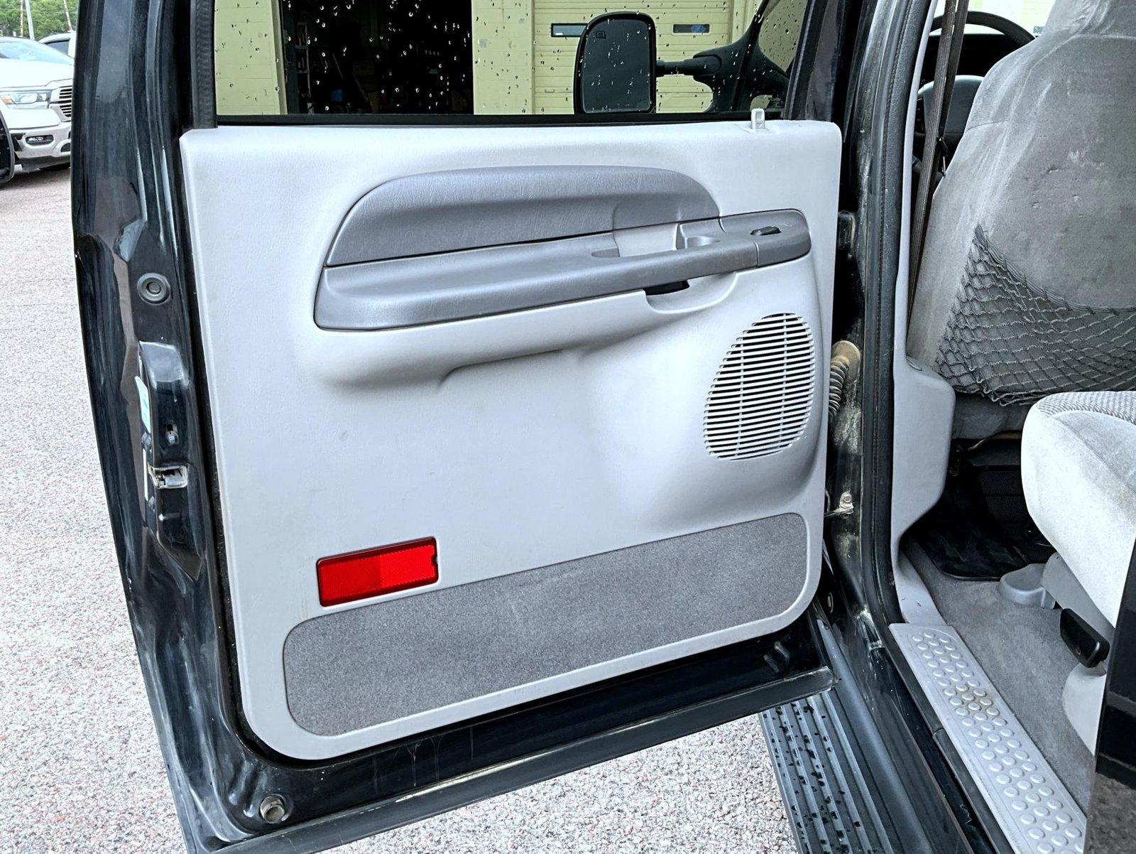Used 2001 Ford Excursion XLT AWD/4WD image 24