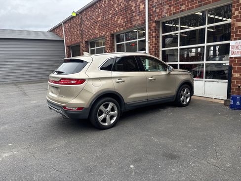 Used 2017 Lincoln MKC Premiere image 10