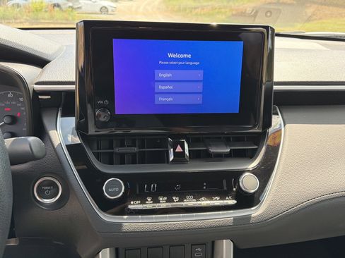 Used 2023 Toyota Corolla Cross S AWD/4WD image 27