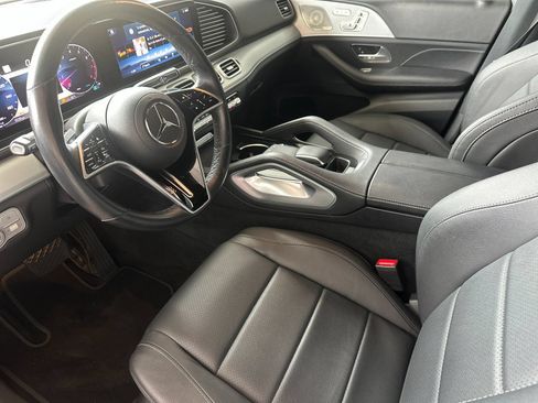 Used 2025 Mercedes-Benz GLE 350 4MATIC w/ Driver Assistance Package image 9