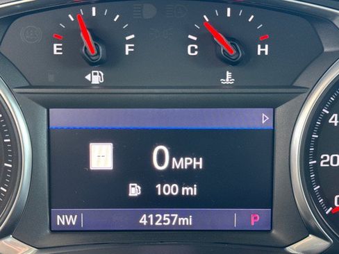 Used 2022 GMC Terrain SLT w/ Infotainment Package II AWD/4WD image 12