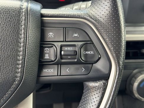 Used 2025 Toyota 4Runner SR5 RWD image 23