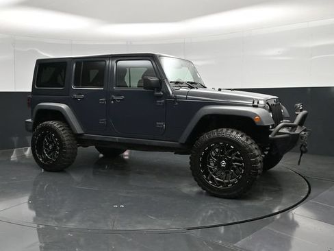 Used 2017 Jeep Wrangler Unlimited Sport AWD/4WD image 3