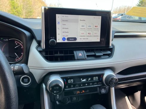 Used 2023 Toyota RAV4 XLE w/ Convenience Package image 17