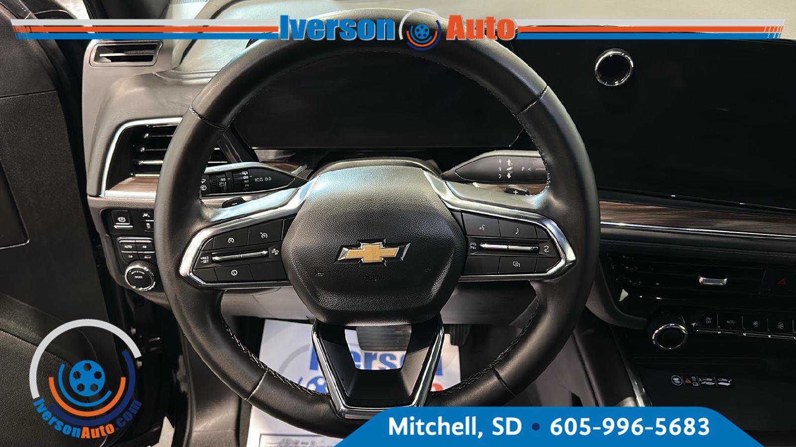 Used 2025 Chevrolet Suburban LT AWD/4WD image 16