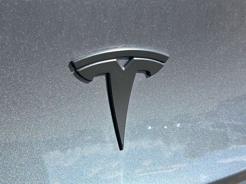 Used 2020 Tesla Model Y Long Range image 12