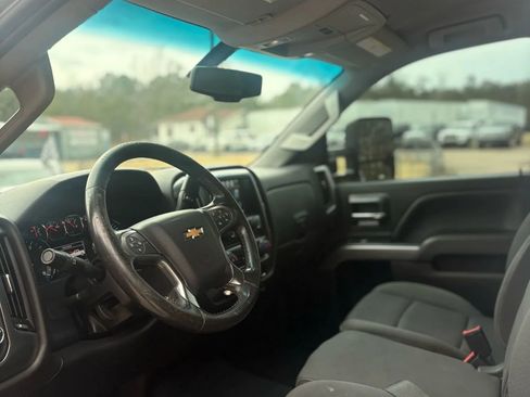 Used 2019 Chevrolet Silverado 2500 LT w/ LT Convenience Package image 38