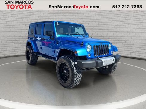 Used 2015 Jeep Wrangler Unlimited Sahara image 3