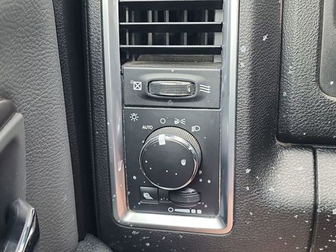 Used 2024 RAM 1500 Classic SLT image 22