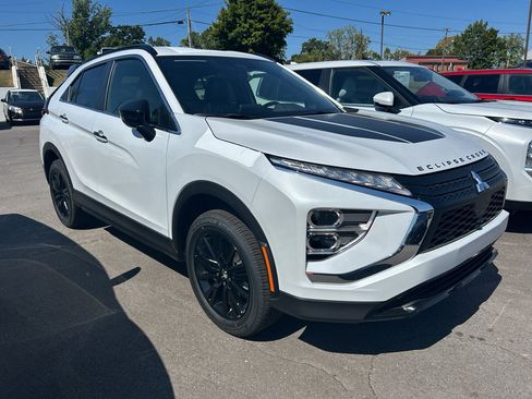 New 2025 Mitsubishi Eclipse Cross SE image 1