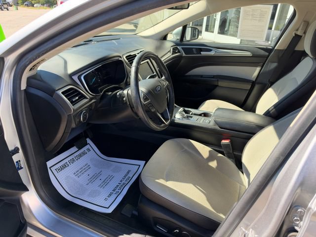 Used 2020 Ford Fusion SE w/ Equipment Group 151A FWD image 13