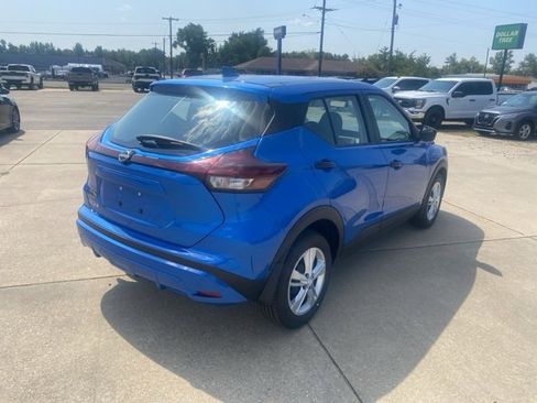 New 2025 Nissan Kicks Play S image 6