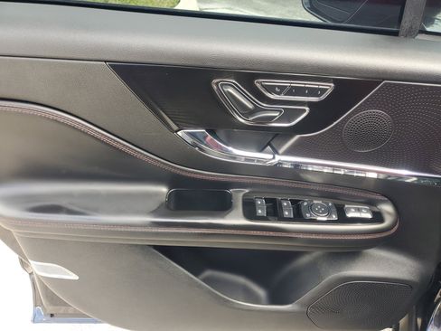 Used 2023 Lincoln Corsair Reserve w/ Jet Appearance Package image 19