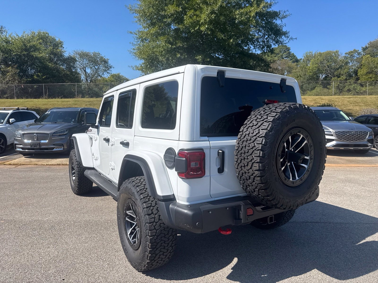 Used 2026 Jeep Wrangler Unlimited Rubicon AWD/4WD image 7