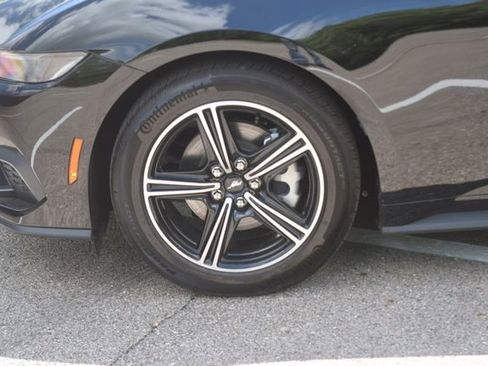 Used 2025 Ford Mustang Coupe RWD image 25