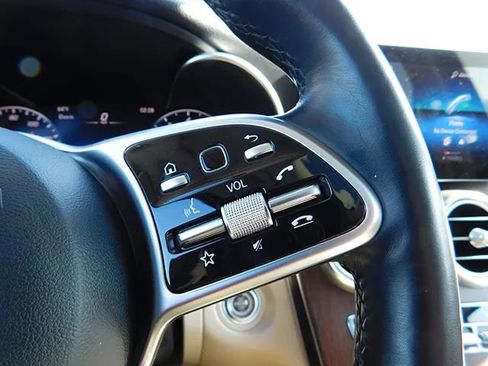 Used 2022 Mercedes-Benz GLC 300 4MATIC image 24